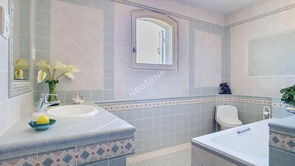 JONQUIERES Villa impeccable de 138 m² sur parcelle de 762 m² au calme absolu