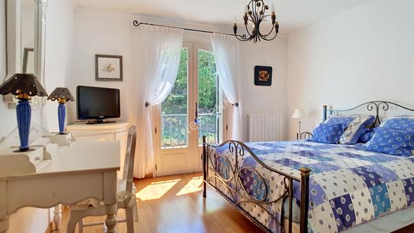 JONQUIERES Villa impeccable de 138 m² sur parcelle de 762 m² au calme absolu