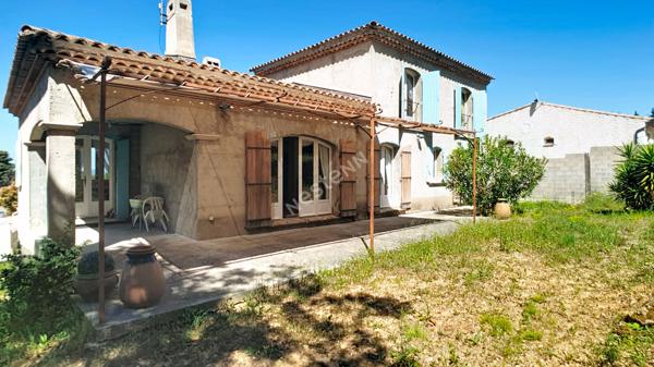 JONQUIERES Villa impeccable de 138 m² sur parcelle de 762 m² au calme absolu