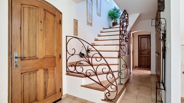 JONQUIERES Villa impeccable de 138 m² sur parcelle de 762 m² au calme absolu