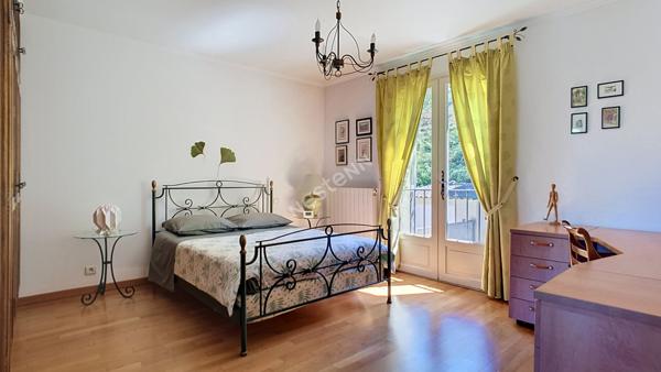 JONQUIERES Villa impeccable de 138 m² sur parcelle de 762 m² au calme absolu