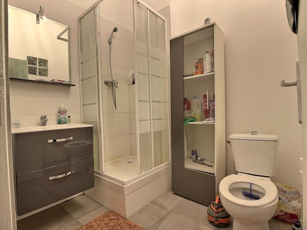 Appartement type 3 de 71 m2 dans un petit immeuble proche remparts.