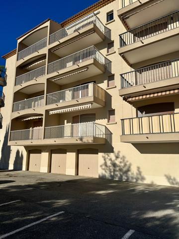 STUDIO CABINE DE 25 M2 AVEC APPERCU MER PROCHE CENTRE VILLE