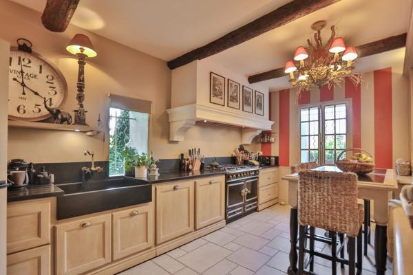 Vente Maison de luxe Le Thor 10 Pièces 410 m²