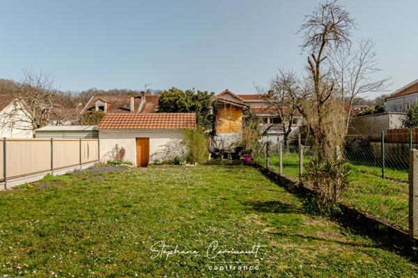 Maison de 147 m² avec piscine et jardin