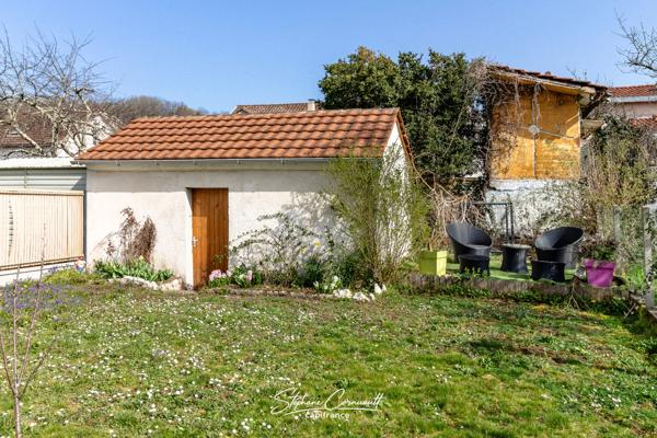Maison de 147 m² avec piscine et jardin