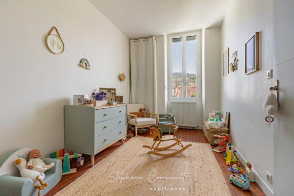 Maison de 147 m² avec piscine et jardin