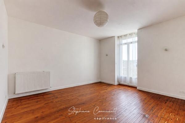 Maison de 147 m² avec piscine et jardin