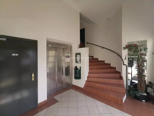 Vente                                                      Appartement
                        
                     1 pièces                      27 m2                     à Champs-sur-Marne