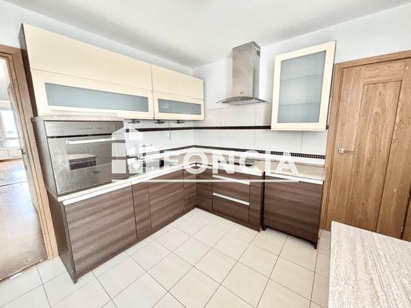 Location Appartement 5 pièces 90.4 m² - RUE FREDERIC CHOPIN Valence 26000