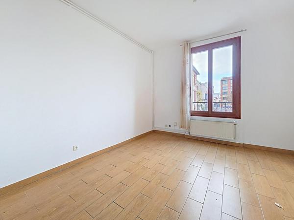 Appartement 3 pièces dans maison avec jardin