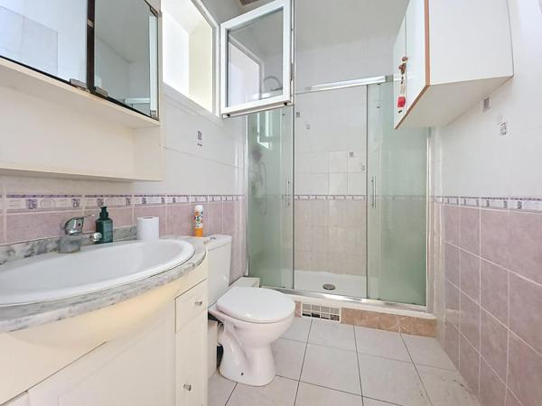 Appartement 3 pièces dans maison avec jardin