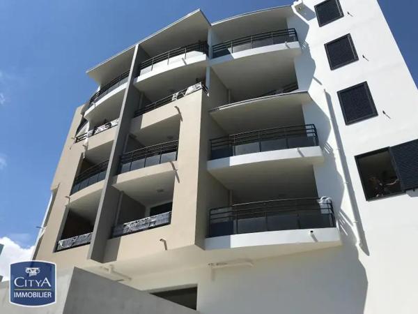 Appartement à louer 3 pièces 62.02m² Saint-Denis (97490)
