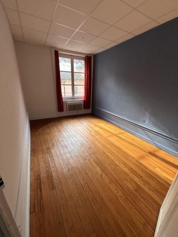 Appartement T3 de 128m2 à louer Villefranche centre