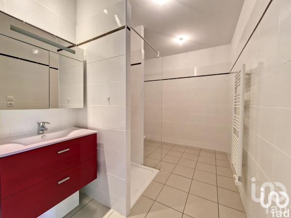 Appartement 2 pièces de 52 m² à Pringy (77310)