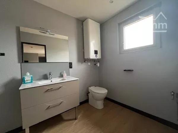 A louer meublé d'une surface de 29 m² entièrement refait à neuf.