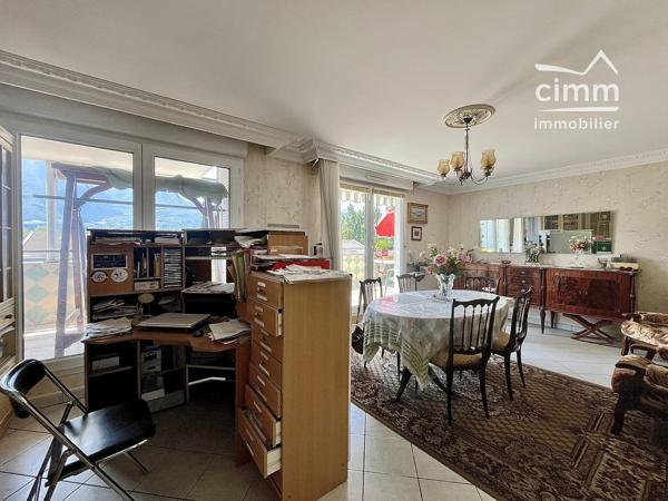 T4 dernier étage – terrasses, ascenseur, garage – Grenoble