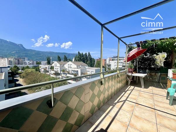 T4 dernier étage – terrasses, ascenseur, garage – Grenoble
