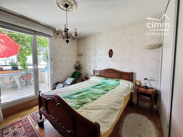 T4 dernier étage – terrasses, ascenseur, garage – Grenoble