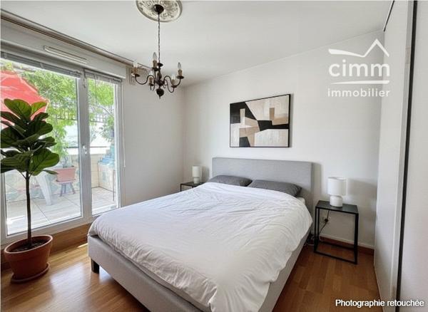 T4 dernier étage – terrasses, ascenseur, garage – Grenoble