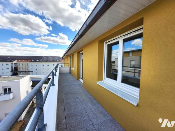 NANTES T2 dernier étage avec balcon, ravalement fait !