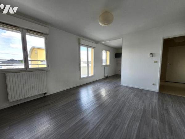 NANTES T2 dernier étage avec balcon, ravalement fait !