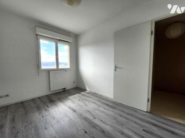 NANTES T2 dernier étage avec balcon, ravalement fait !