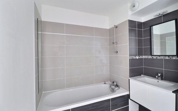 Appartement à vendre    3 pièces • 71,80 m2 Castelnau-le-Lez