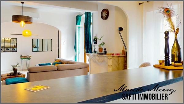 Appartement coup de coeur de type T3 de 92 m2 - 2 chambres - terrasse/jardinet - proximité centre ville à pied et parking à proximité