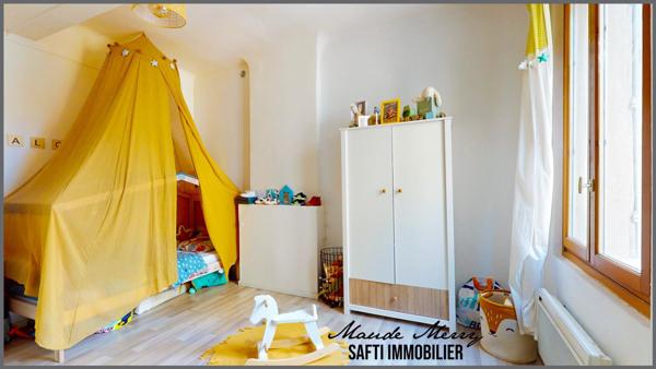 Appartement coup de coeur de type T3 de 92 m2 - 2 chambres - terrasse/jardinet - proximité centre ville à pied et parking à proximité