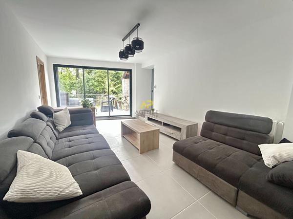 F2 MEUBLE Loyer 1 200 €/mois charges comprises **  - Référence  2096