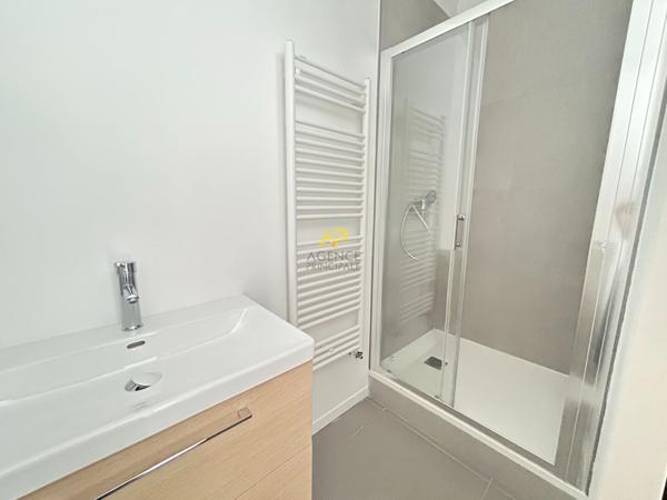 F2 MEUBLE Loyer 1 200 €/mois charges comprises **  - Référence  2096