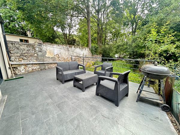 F2 MEUBLE Loyer 1 200 €/mois charges comprises **  - Référence  2096