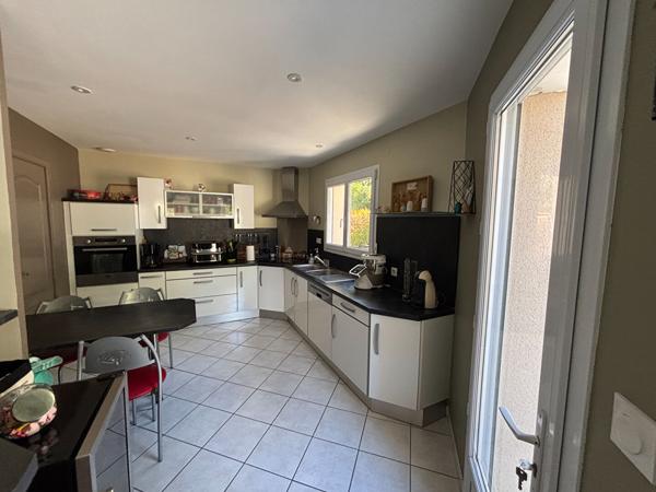 Maison 6 pièce(s) 110 m2 , Segre