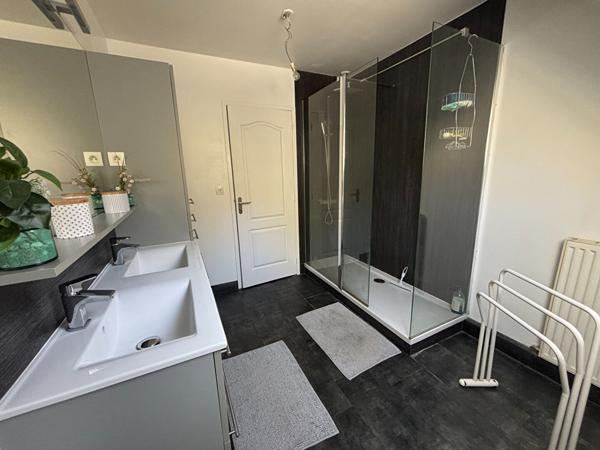 Maison 6 pièce(s) 110 m2 , Segre