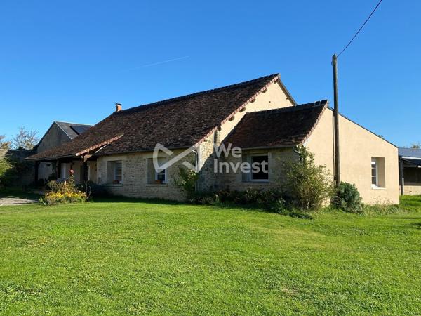 Authentique longère rénovée avec dépendances à Saint-Rémy-du-Val (72)