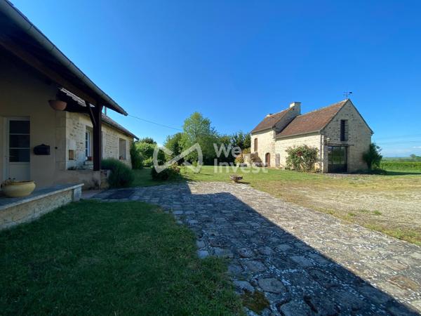 Authentique longère rénovée avec dépendances à Saint-Rémy-du-Val (72)