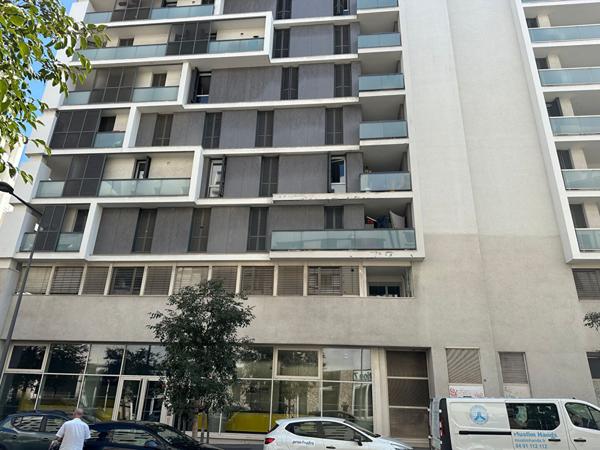 A VENDRE 13002 MARSEILLE IMMEUBLE NEOCIEL APPARTEMENT T3 DE 60M² AVEC TERRASSE ET GARAGE