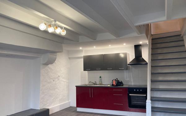 Maison à louer    2 pièces •  Limerzel