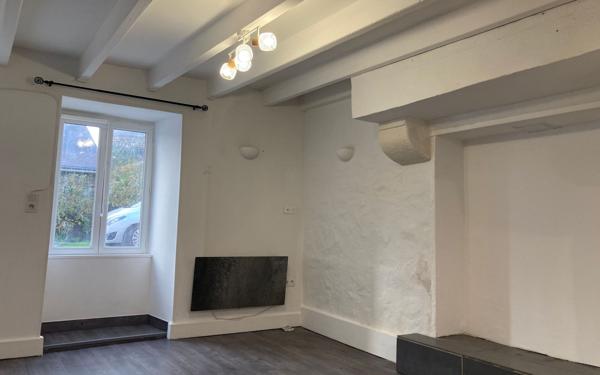 Maison à louer    2 pièces •  Limerzel