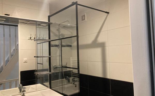 Maison à louer    2 pièces •  Limerzel