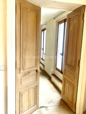 Exceptionnel et rare :Vue  Madeleine, appartement 160 M2, 5 ème étage, balcon