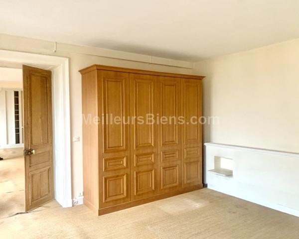 Exceptionnel et rare :Vue  Madeleine, appartement 160 M2, 5 ème étage, balcon