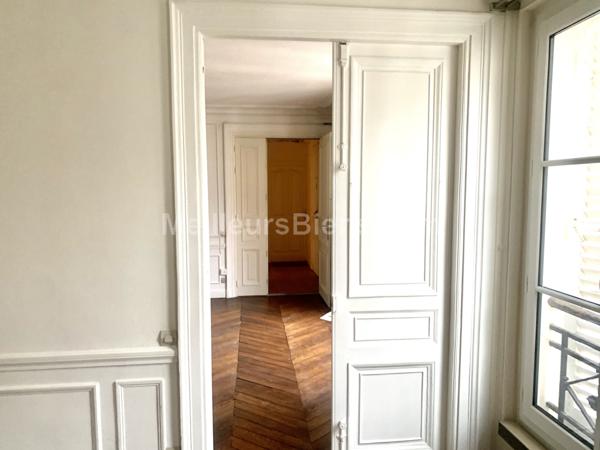 Exceptionnel et rare :Vue  Madeleine, appartement 160 M2, 5 ème étage, balcon