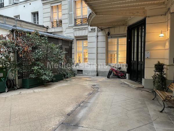 Exceptionnel et rare :Vue  Madeleine, appartement 160 M2, 5 ème étage, balcon