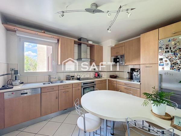 APPT FAMILIAL - 4 CH + 1 BUREAU - BALCONS - PARKING