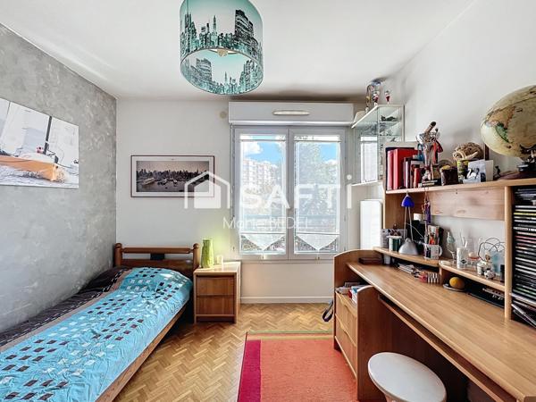 APPT FAMILIAL - 4 CH + 1 BUREAU - BALCONS - PARKING