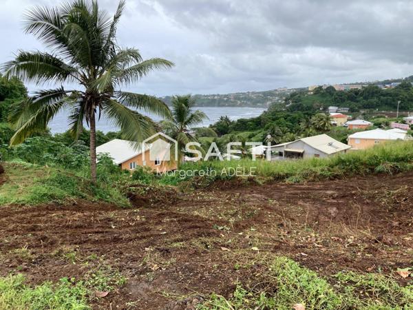 Beau terrain à construire avec vue sur mer