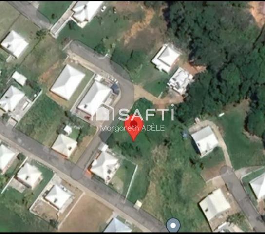 Beau terrain à construire avec vue sur mer