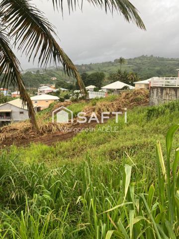 Beau terrain à construire avec vue sur mer